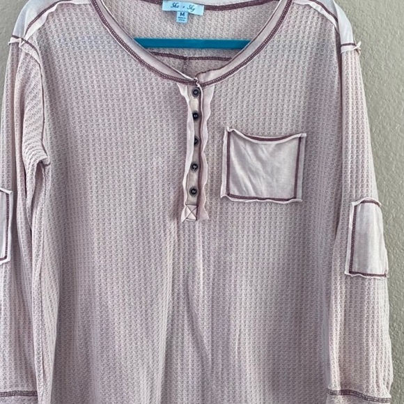 She and Sky Tops - She + Sky waffle knit long sleeve top M